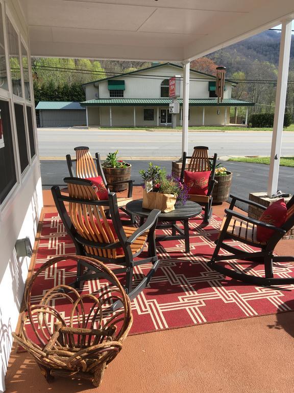 Cardinal Inn Maggie Valley Exterior photo